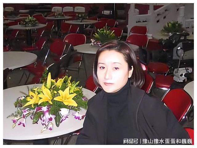 位后小三瘫痪她独自带娃身价过亿ag真人嫁3婚大导演却遭小三上(图4)